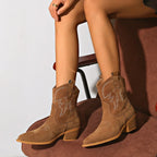 Botines bordados estilo western con punta afilada - vista 2