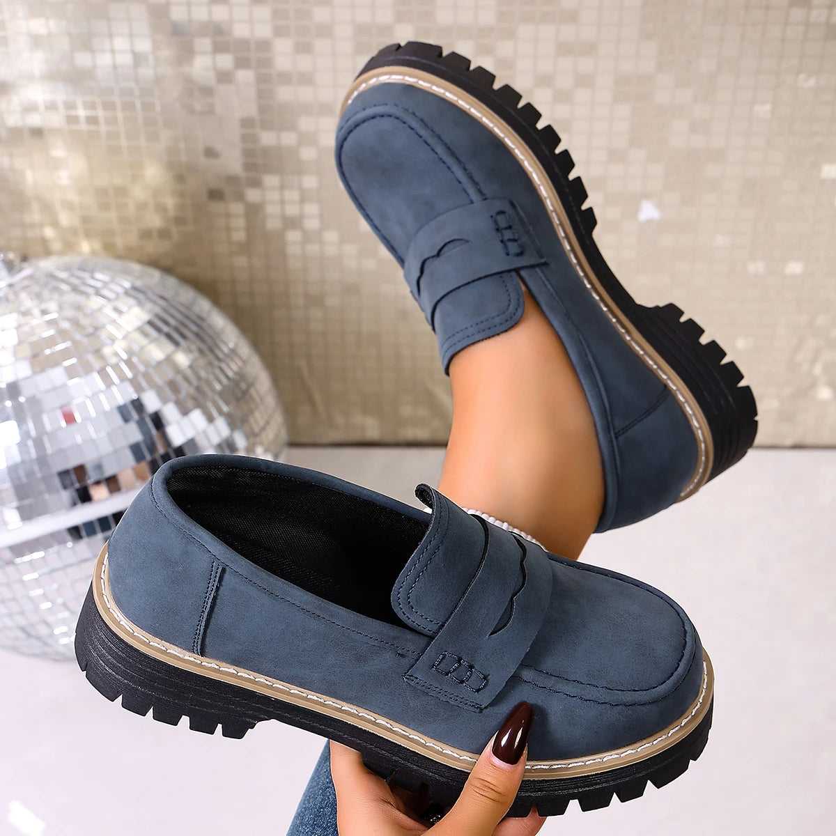 Mocasines de mujer con suela gruesa y punta redonda - Zenvora