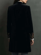 Blazer de terciopelo negro con bordado floral en la solapa - vista 2