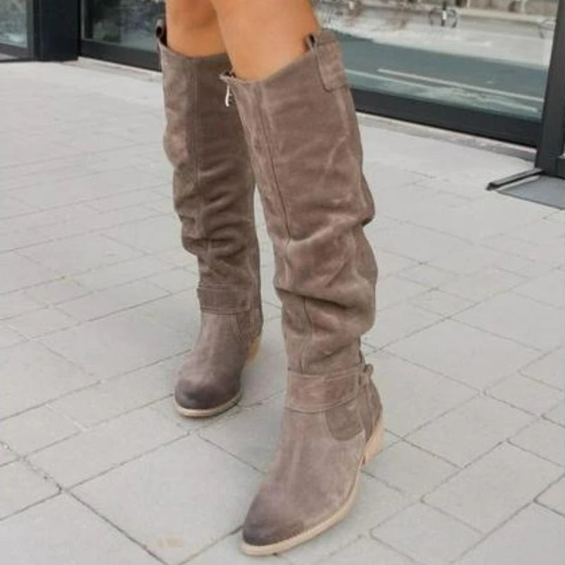 Botas altas de ante con tacón bajo y cremallera lateral - vista 3