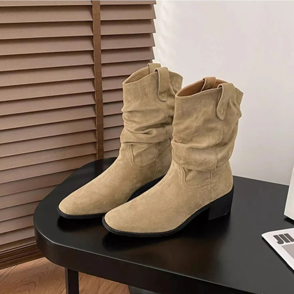Botas camperas de ante de media caña con boca en V - Zenvora