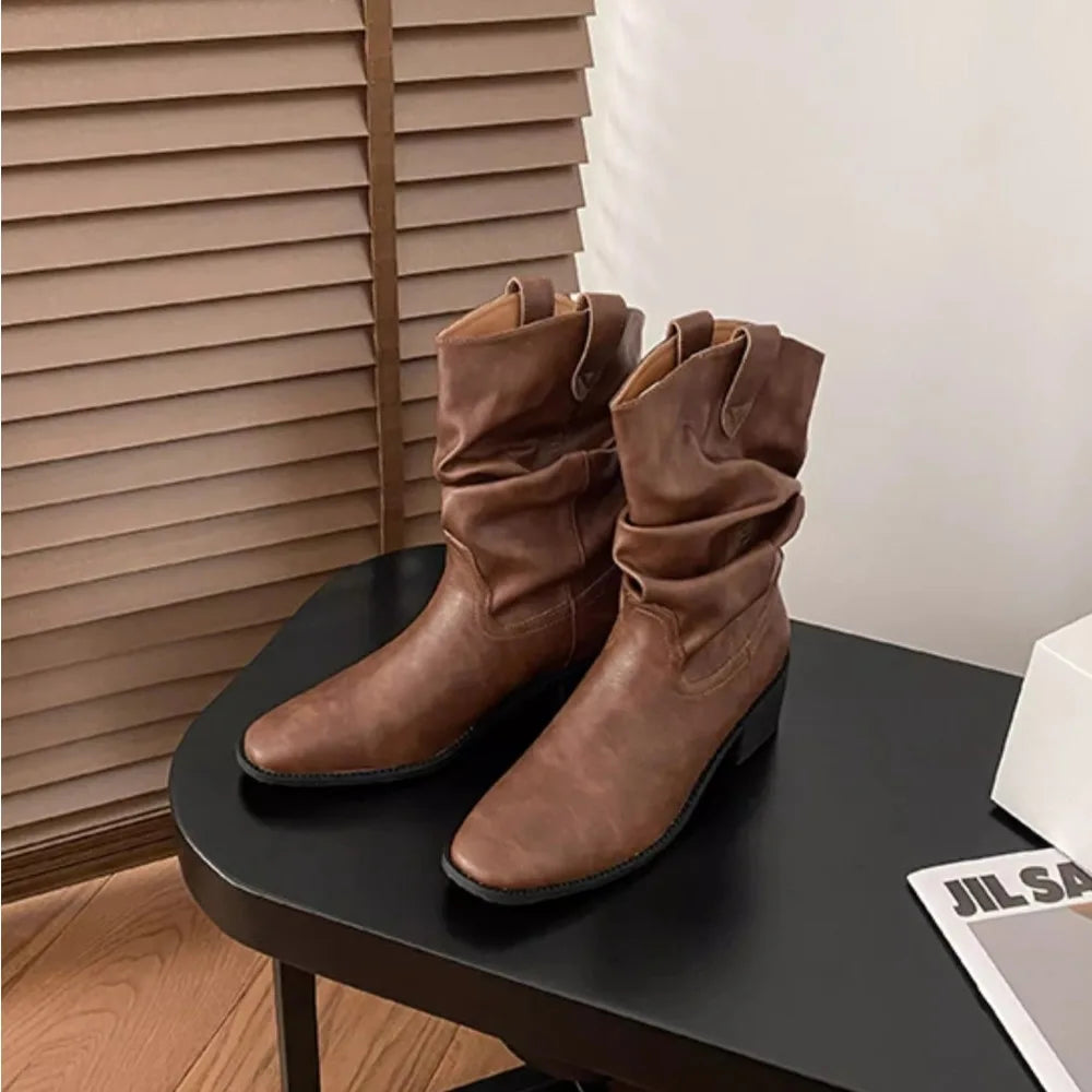 Botas camperas de ante de media caña con boca en V - vista 6