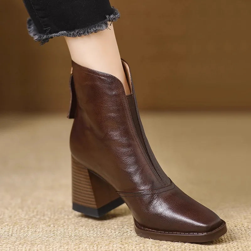 Botines de piel auténtica con tacón de madera y punta cuadrada - vista 8