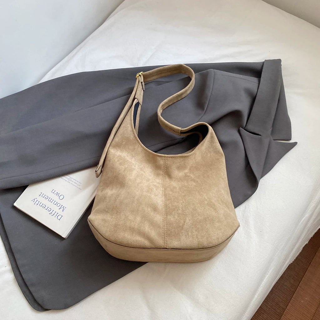Bolso hobo de piel sintética