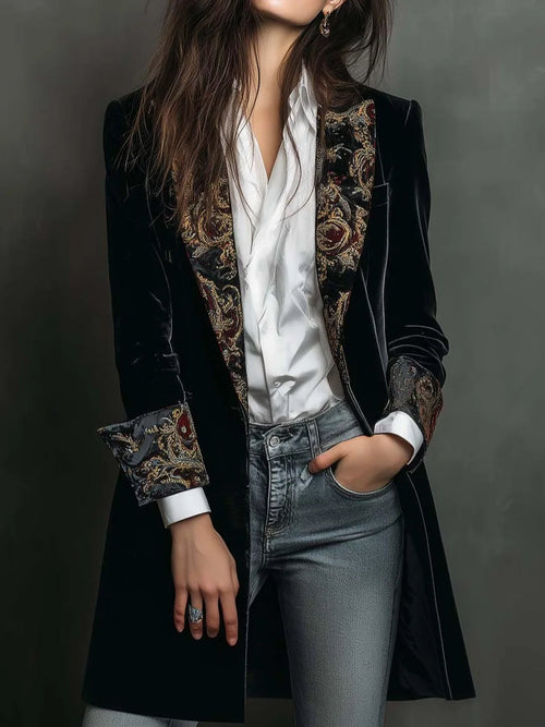 Blazer de terciopelo negro con bordado floral en la solapa - Zenvora